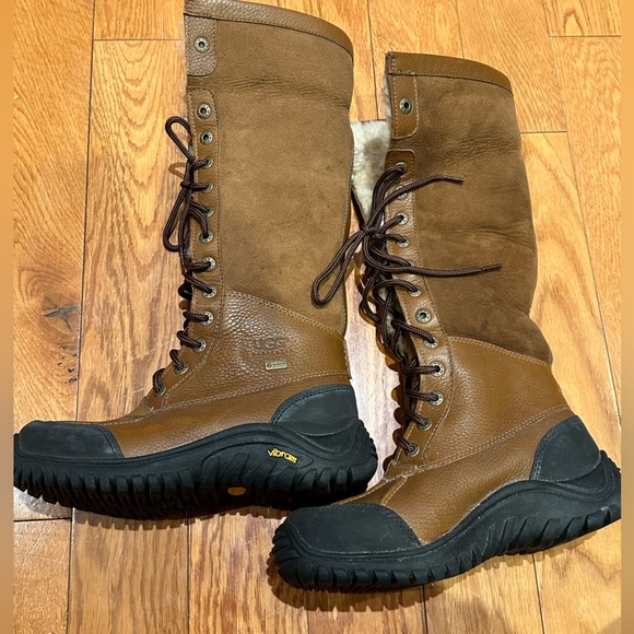 UGG ADIRONDACK III TALL BOOT Women - Picture 2 of 5